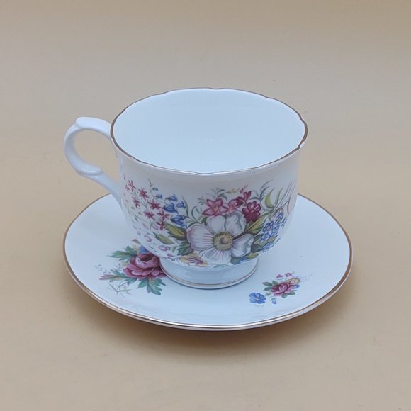 Sadler Tea Cup & Saucer -Wellington, Floral Bouquets - Picture 1 of 11